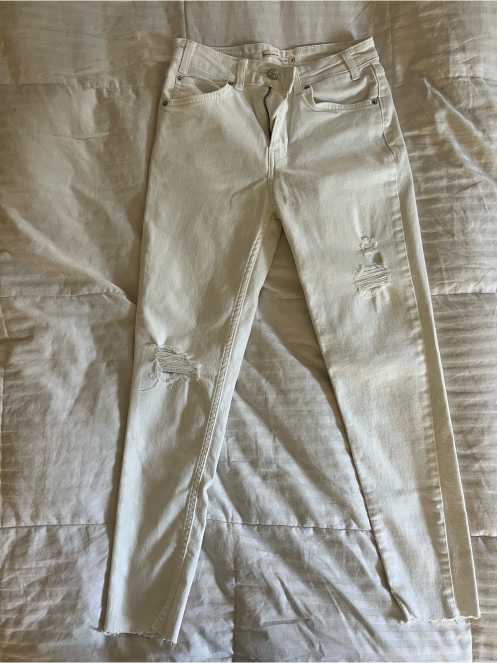 Levis women high rise skinny jeans